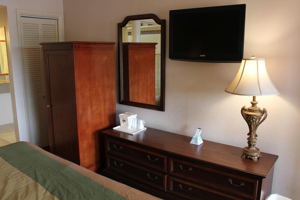 נאשוויל Rodeway Inn & Suites חדר תמונה